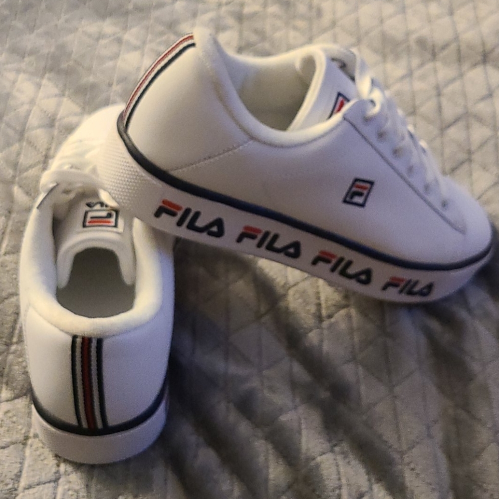 Shoes - Picture 4 of 5